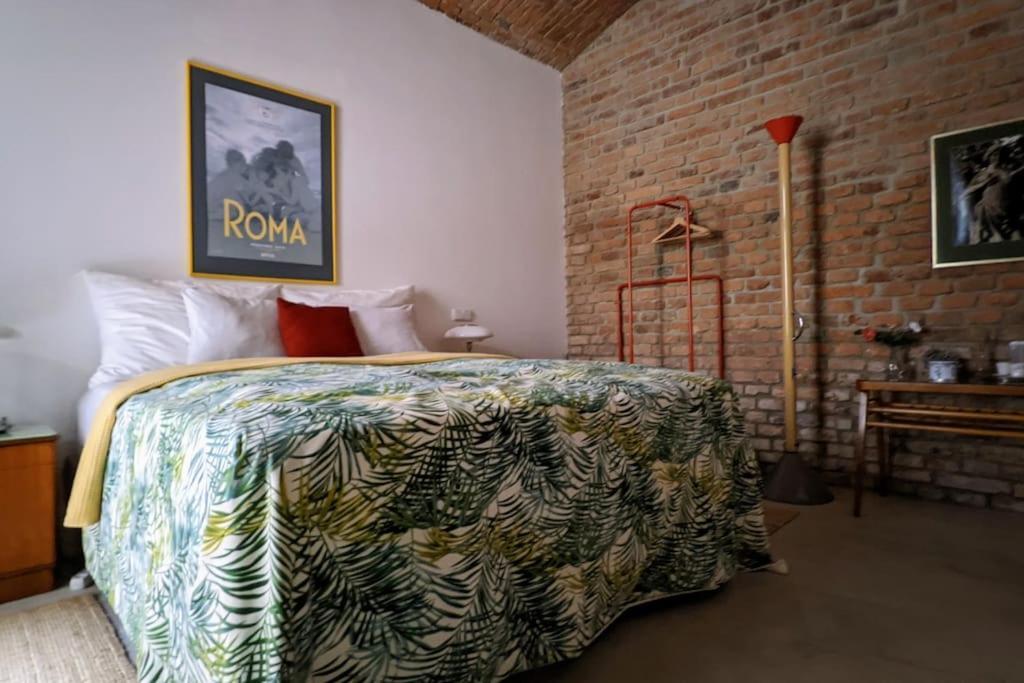 Romantic And Atypical In Prague's Montmartre Apartmán